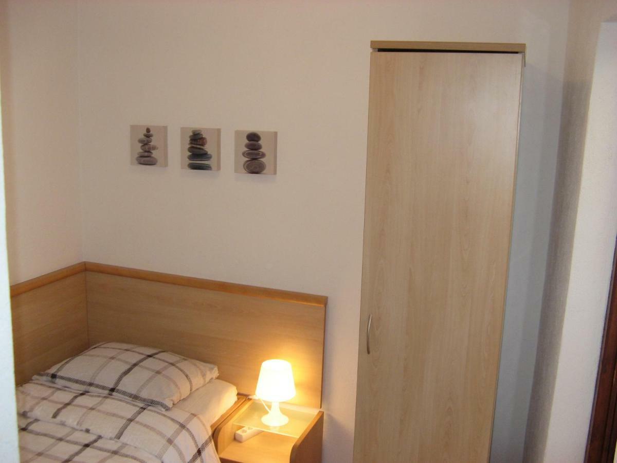 Apartments&Rooms Milka Starigrad Paklenica Exterior foto