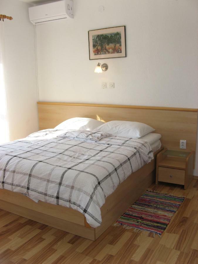 Apartments&Rooms Milka Starigrad Paklenica Exterior foto